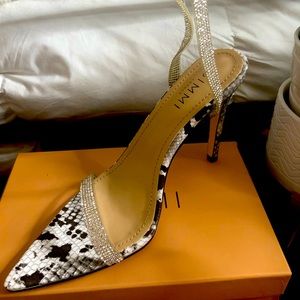 SIMMI shoes/ brand new, worn twice, ankle strap
